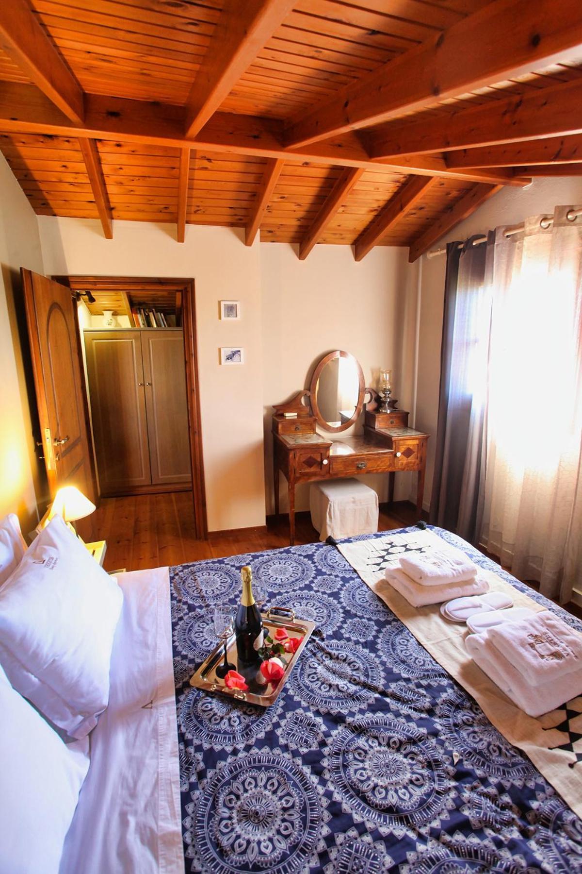 Venetis Luxury Karfas